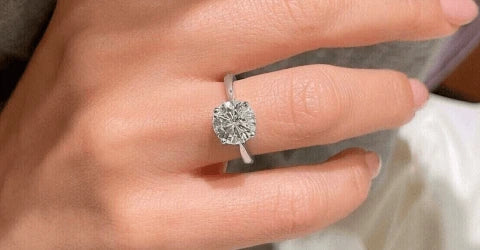 Round Cut Engagement Rings